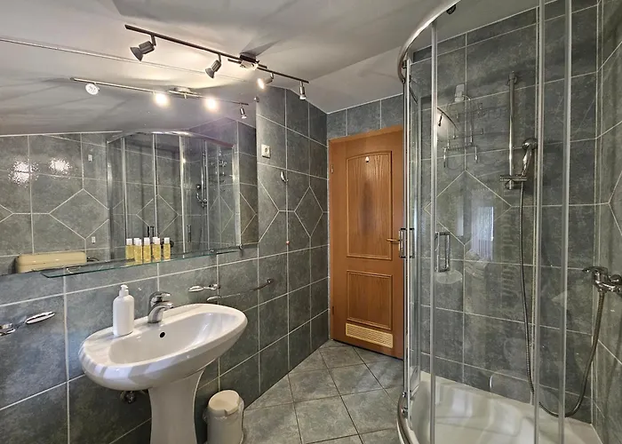 Nina With Private Terrace Tour As 아파트