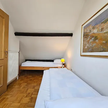 Nina Tour As With Private Terrace Under Castle Hill Apartman *
